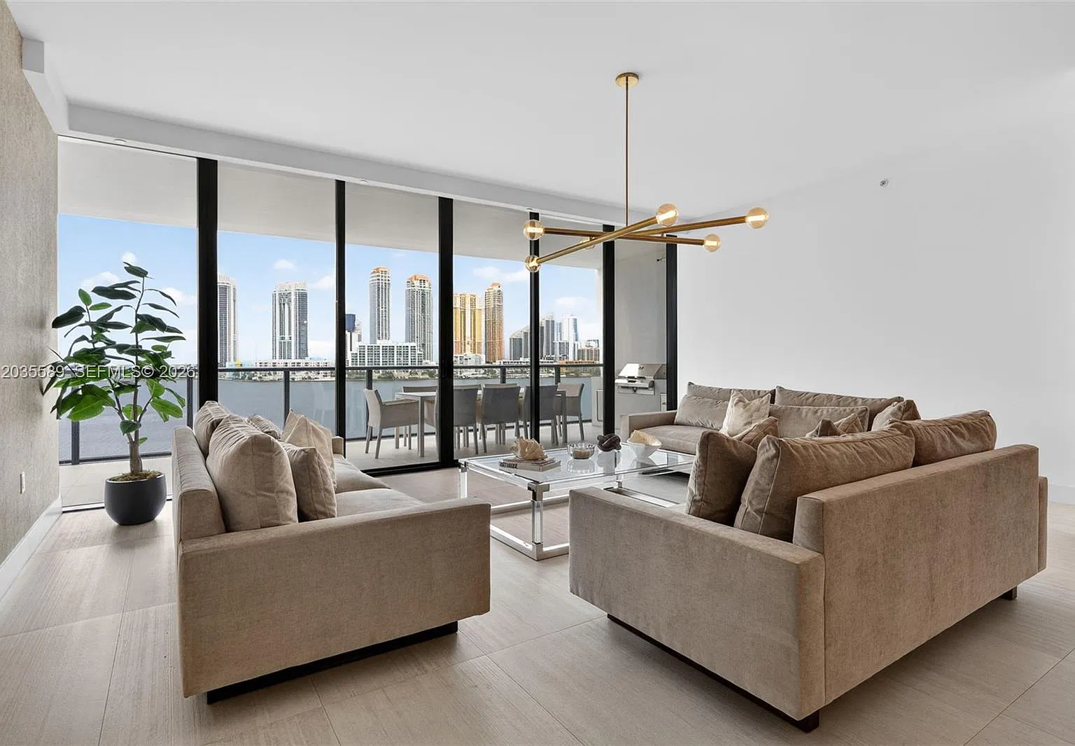 Prive Condo — Photo 2