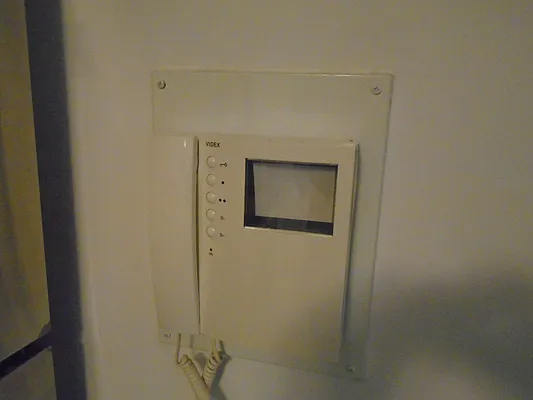 Rented by 18 REALTY | media 27