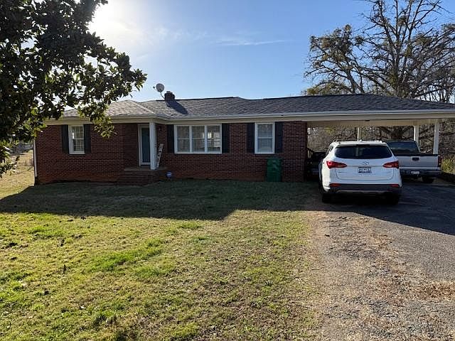 1st image of 424 Dewberry Rd