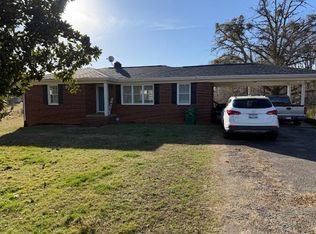 424 Dewberry Rd, Cowpens, SC 29330