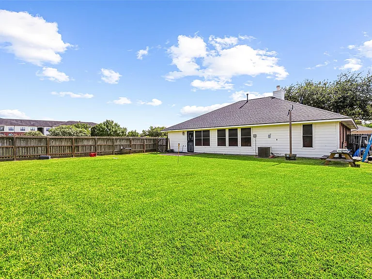 13515 Gospel Way — Photo 28