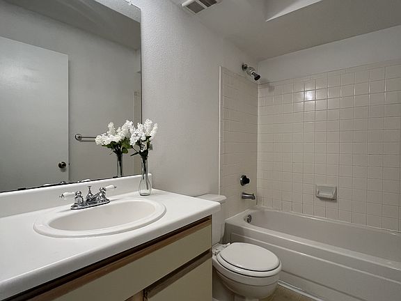 3rd image of 2662 NW 33rd St #2510-196