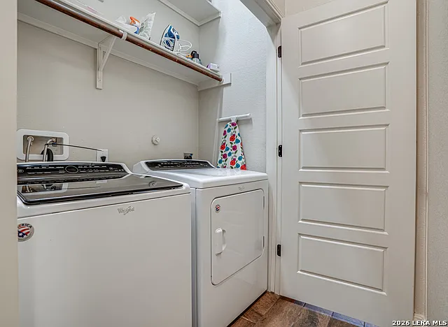 623 Dakota St — Photo 17