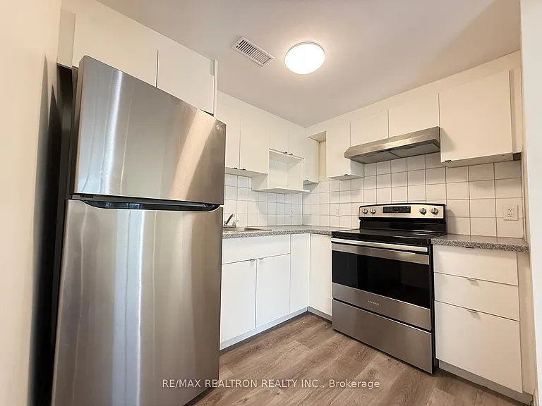 14 Snider Ave #BASEMENT — Photo 4