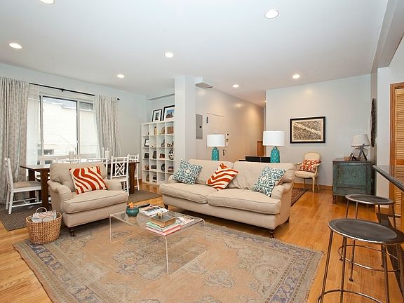 3rd image of 105 E 9th St APT 1F