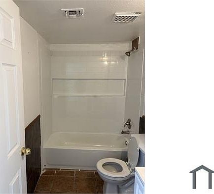 5th image of 411 E Thoroughbred St