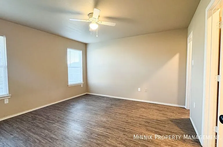 2516 N Avenue O — Photo 13