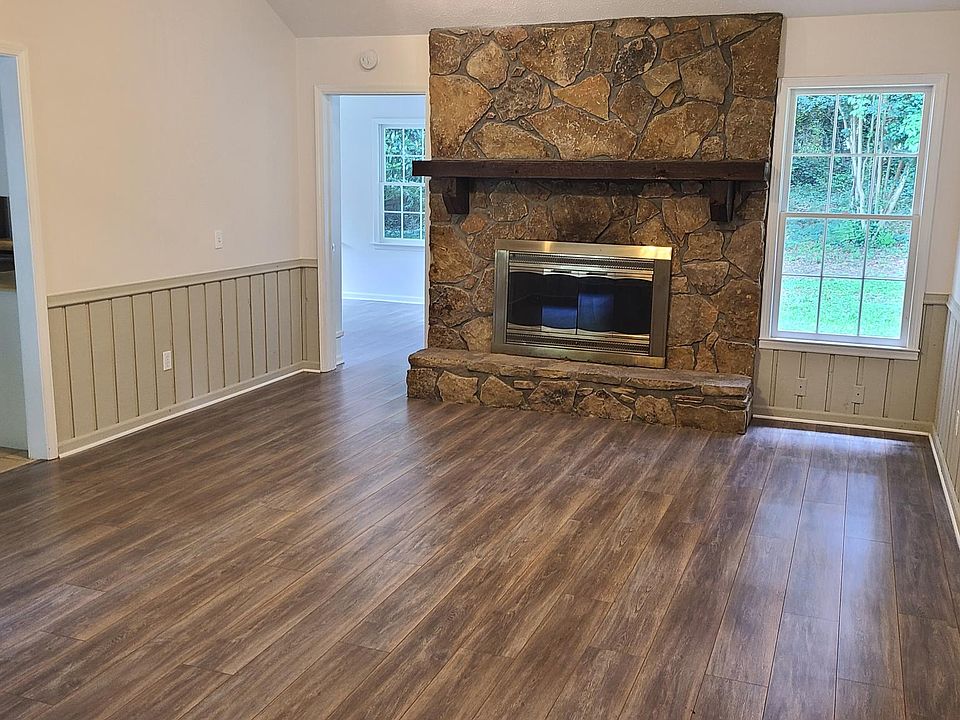 1st image of 622 Hearthstone Ln SE