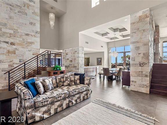 5th image of 51 Meadowhawk Ln