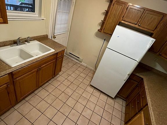 4th image of 2707 Center St APT 2