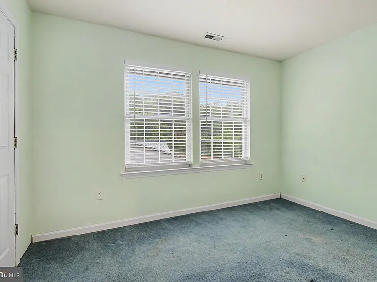 1702 Oakfield Ave — Photo 9