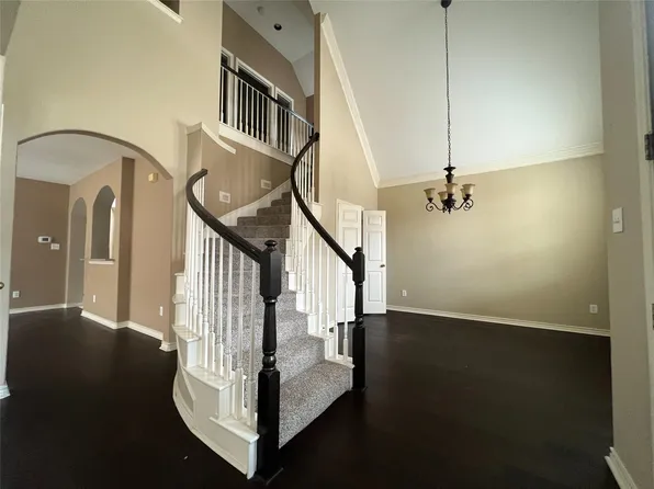 8628 Forest Glenn Dr, Irving, TX 75063