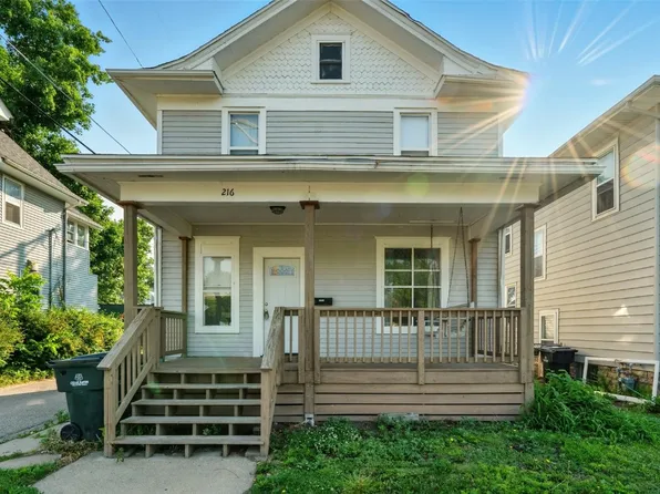 216 15th St NE, Cedar Rapids, IA 52402