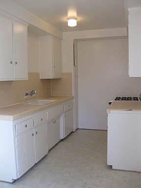 3rd image of 12665 Venice Blvd APT 1