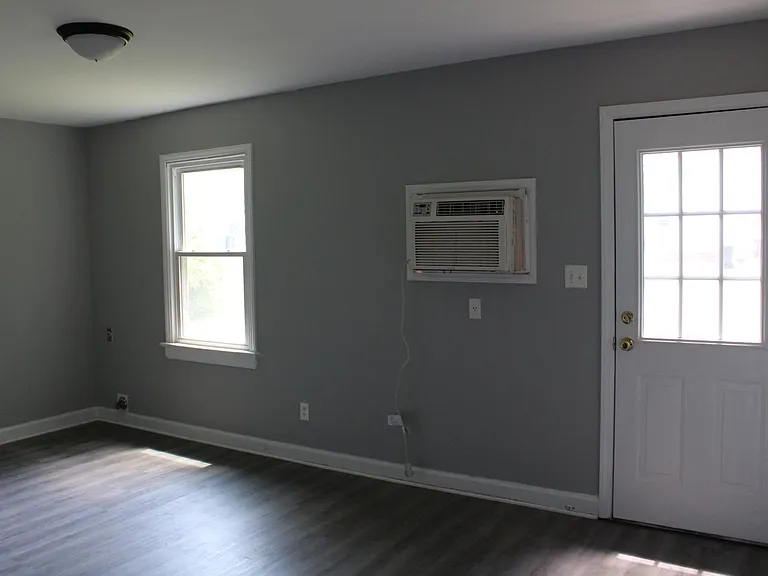 1603 Tilghman Rd N — Photo 8