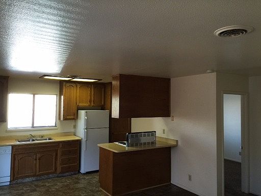 4th image of 528 9th St APT 001