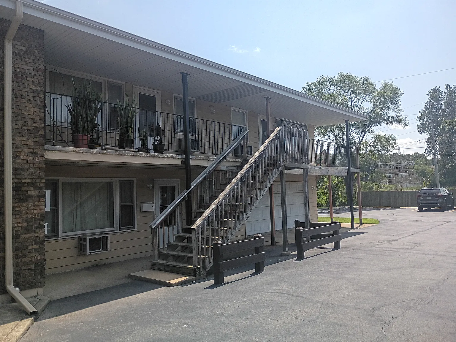 1 bed, 650 sqft, $1,050 — Photo 2