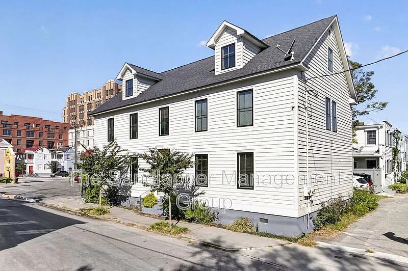 2 bed, 3.0 bath, $4,000 — Photo 3