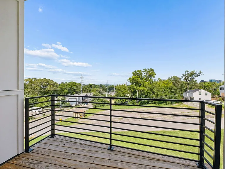 2225 Herman St — Photo 17
