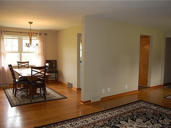 5th image of 150 Garden Dr