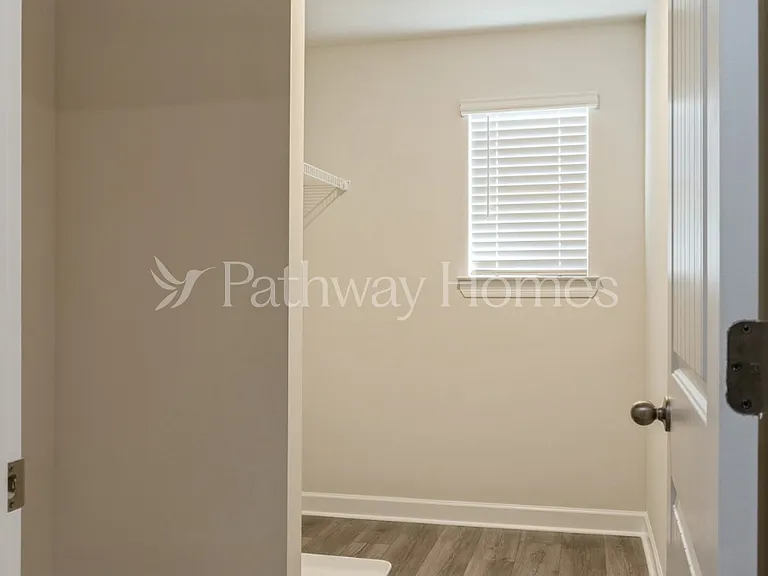 2327 Alberto Dr — Photo 18