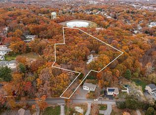 101 Cobble Hill Rd, Lincoln, RI 02865