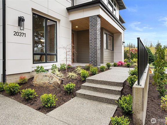 3rd image of 20371 80th Avenue NE