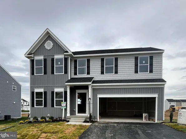 31 Outrigger Rd, Inwood, WV 25428