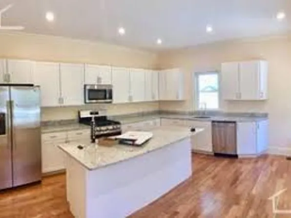 118 Tremont St, Brighton, MA