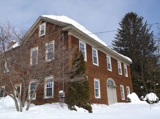 17 Hubbardston Rd, Barre, MA 01005