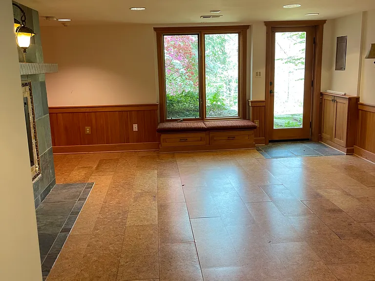 6662 Van Winkle Dr — Photo 5