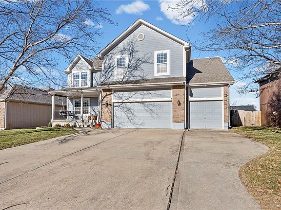 2nd image of 517 NE Hans Dr