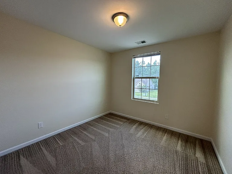 250 Bender St — Photo 14