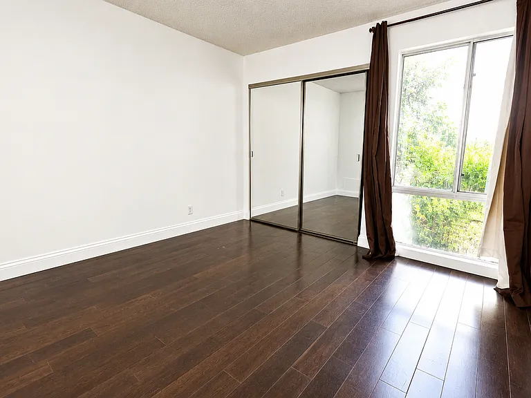 20134 Leadwell St #167 — Photo 7