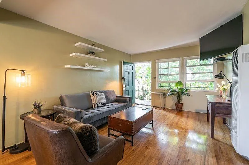 1 bed, 650 sqft, $2,500 — Photo 2