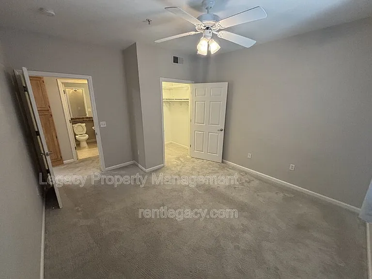501 Gibson Dr #424 — Photo 8