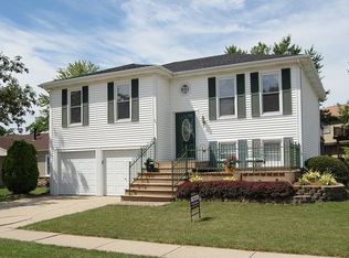 4970 Lichfield Dr, Hoffman Estates, IL 60010