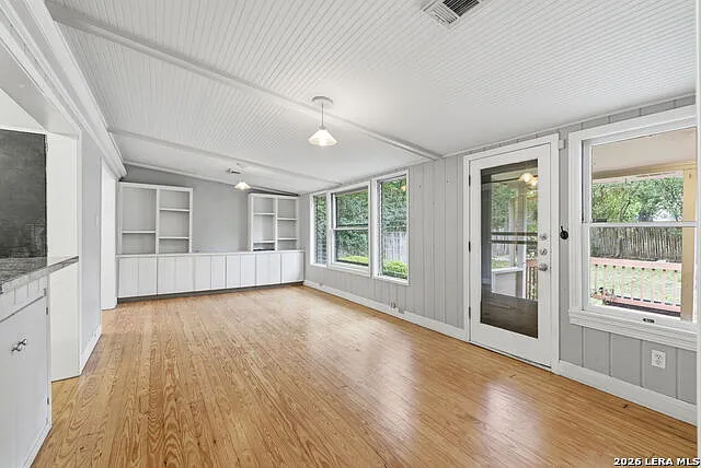 261 E Oakview Pl — Photo 10
