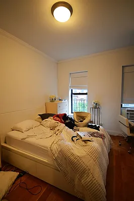 Rented by Universal Realty Group | media 19