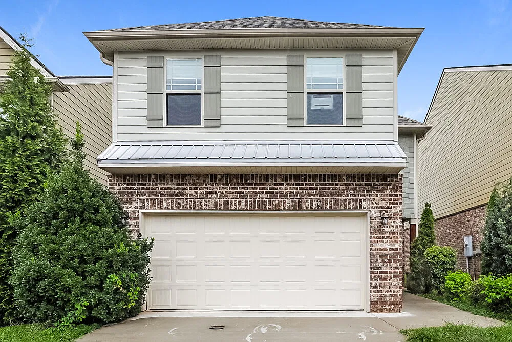4 bed, 2.5 bath, 1980 sqft, $2,820 — Photo 1