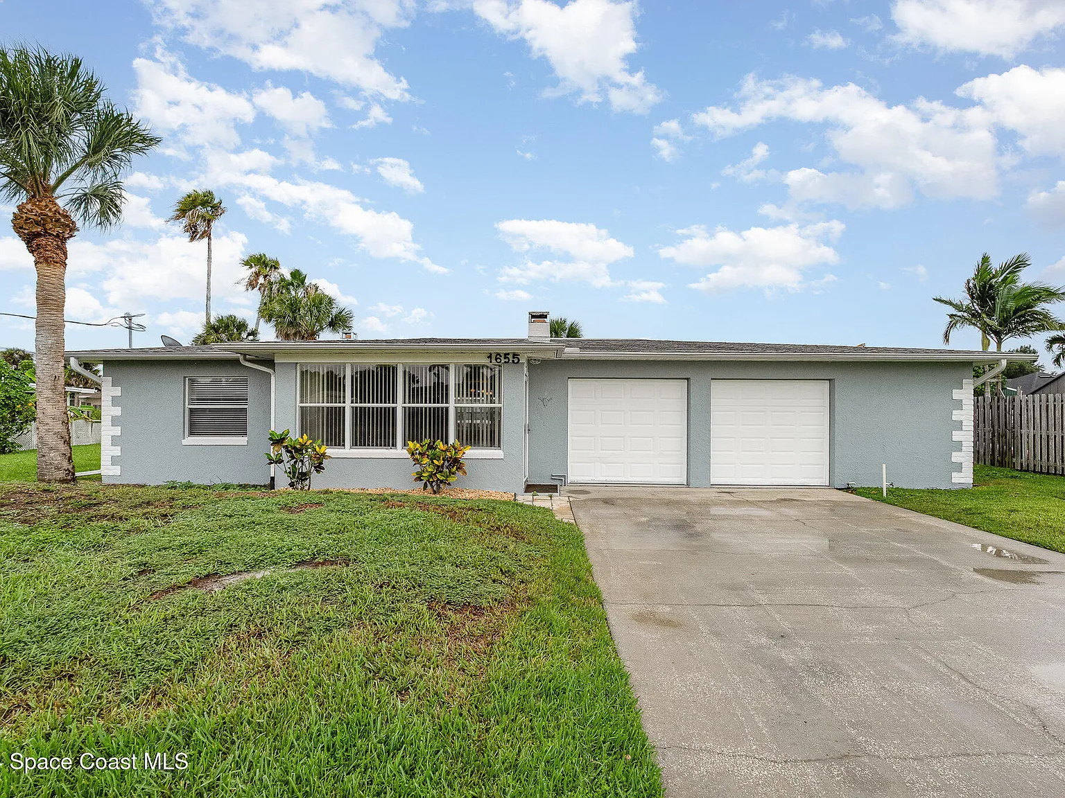 3 bed, 2.0 bath, 1864 sqft, $2,500 — Photo 2