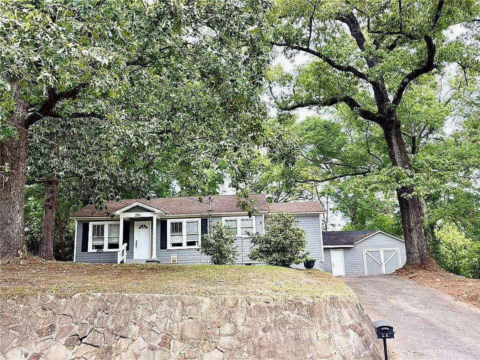 1st image of 206 Hillside Dr