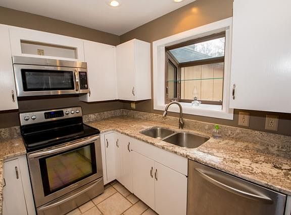 4th image of 804 Trailridge E