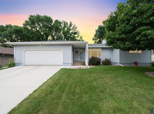 1604 E 56th St, Sioux Falls, SD 57103