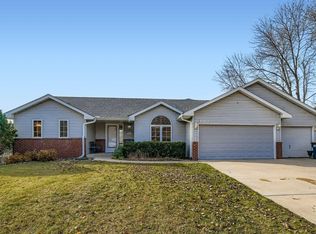 19199 Encore Ct, Farmington, MN 55024