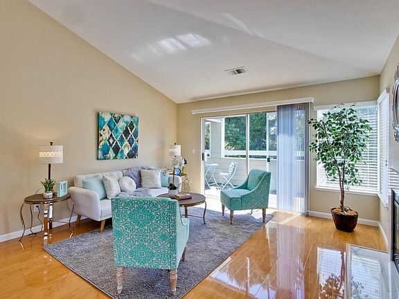 5th image of 1755 Parkview Green Cir