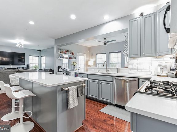 4th image of 3472 Linden Grove Dr