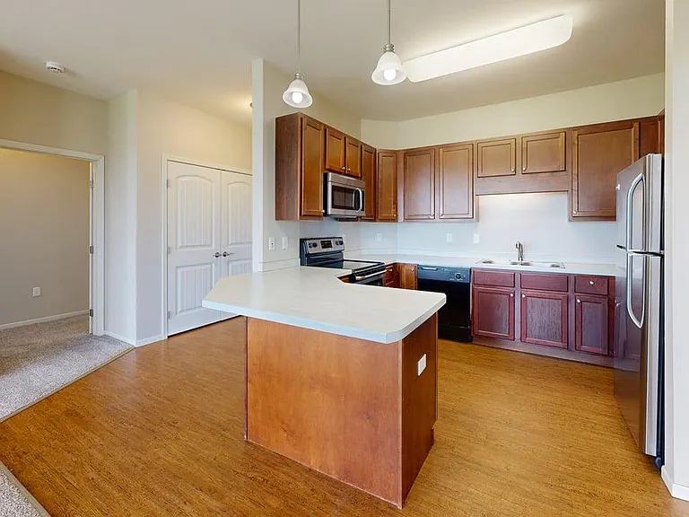 Eagle Crest Apartments — Photo 20