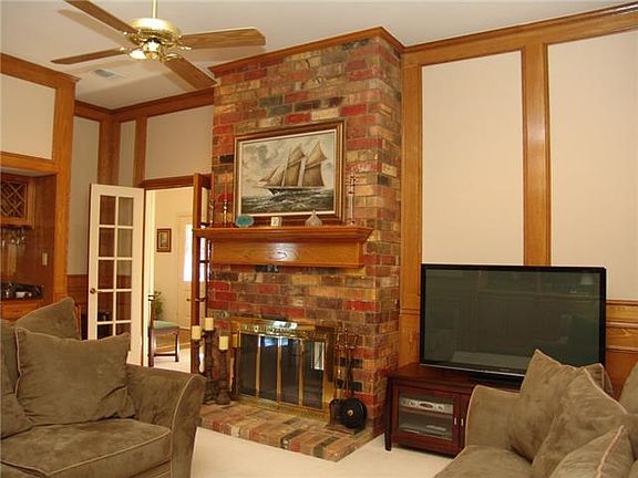 5th image of 3413 Santana Ln