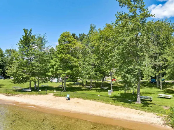 9 Algonquin Drive #101, Laconia, NH 03246